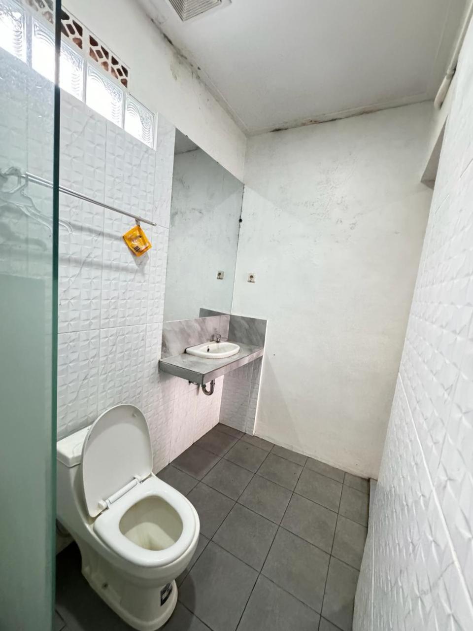 Fakhira Residence Hotel Cianjur Dış mekan fotoğraf